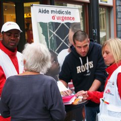 Collaborateurs de Face-to-Face pour la recherche de fonds de MSF Suisse